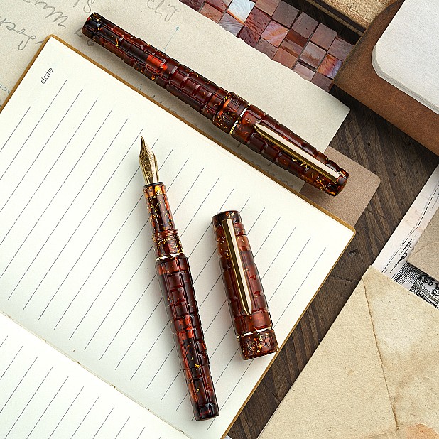 Benu Tessera Sunstone GT Fountain pen