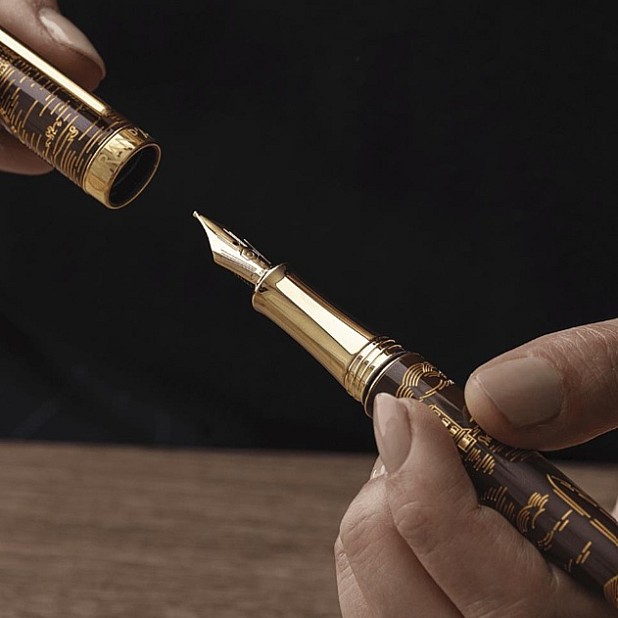 Caran d'Ache Léman Toile de Jouy Limited Edition Füllfederhalter