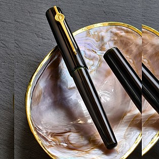 ConCoPens Vietnamese Lacquer Mộc Jade Line Fountain Pen
