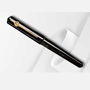 ConCoPens Vietnamese Lacquer Mộc Jade Line Fountain Pen