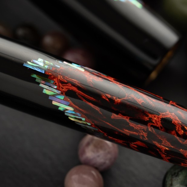 ConCoPens Vietnamese Lacquer Pyre Plumo Estilográfica