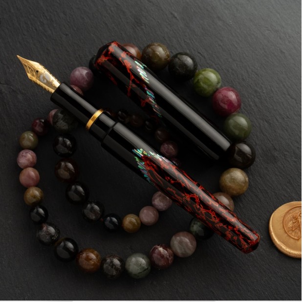 ConCoPens Vietnamese Lacquer Pyre Plumo Estilográfica