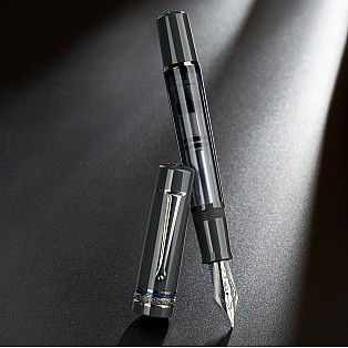 Delta Mid-Size-Plus Prestige Grey ST Fountain pen