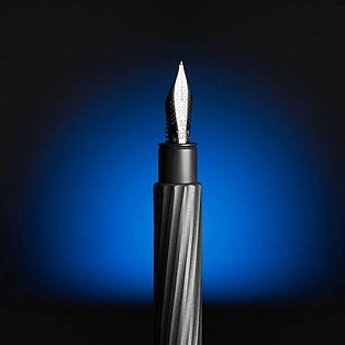 Faber-Castell Ambition Italic Obsidian Black Fountain pen