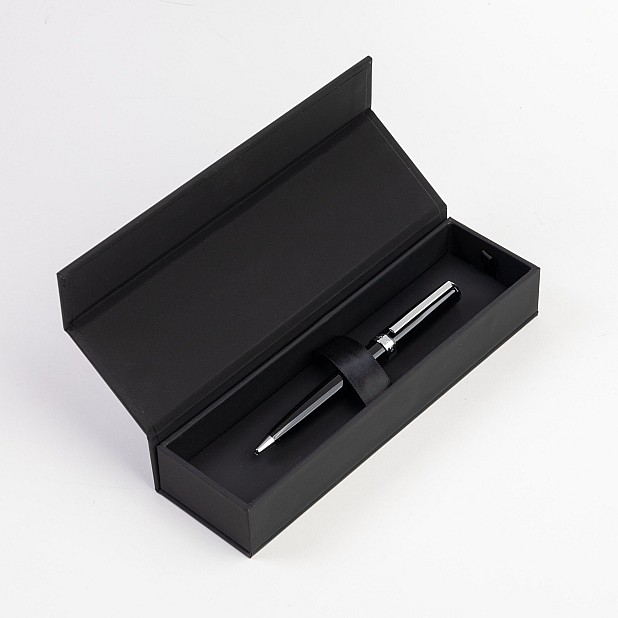 Hugo Boss Gear Icon Black Kulspetspenna