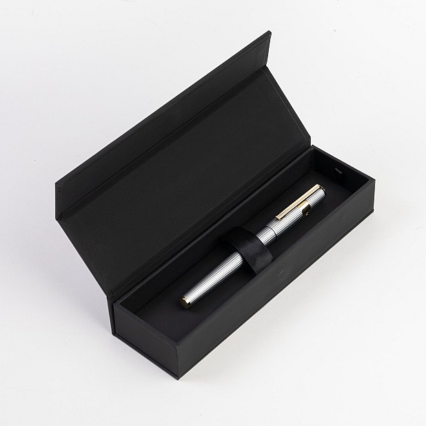 Hugo Boss Gear Pinstripe Silver GT Fountain pen