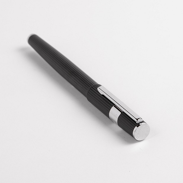 Hugo Boss Gear Ribs Black Rollerball