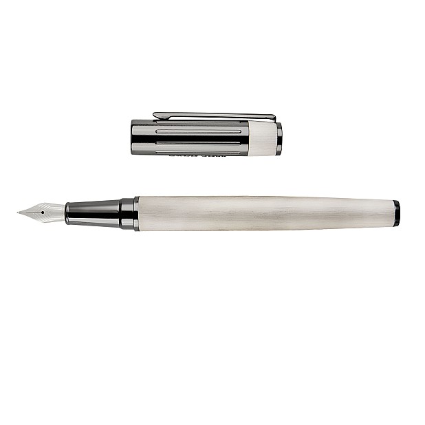 Hugo Boss Gear Ribs Chrome Fountain pen