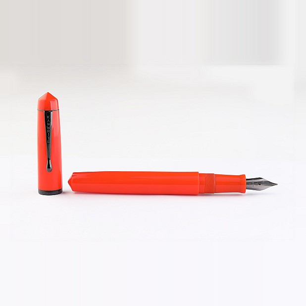 Kanwrite Legacy Solid Orange Ebonite BT reservoarpenna