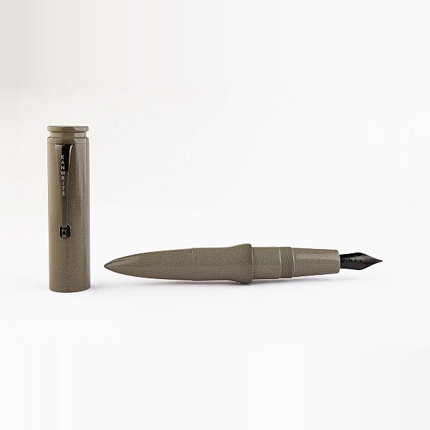 Pluma estilográfica Kanwrite Magnum Bullet Desert Sands de ebonita BT