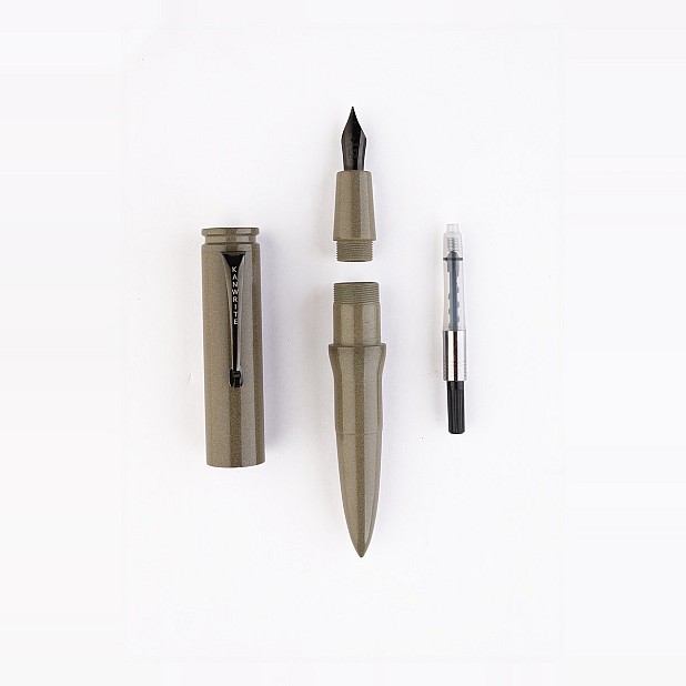 Pluma estilográfica Kanwrite Magnum Bullet Desert Sands de ebonita BT