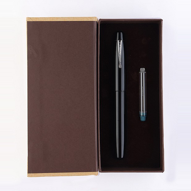 Kanwrite Mammoth Onyx Black Ebonite CT reservoarpenna