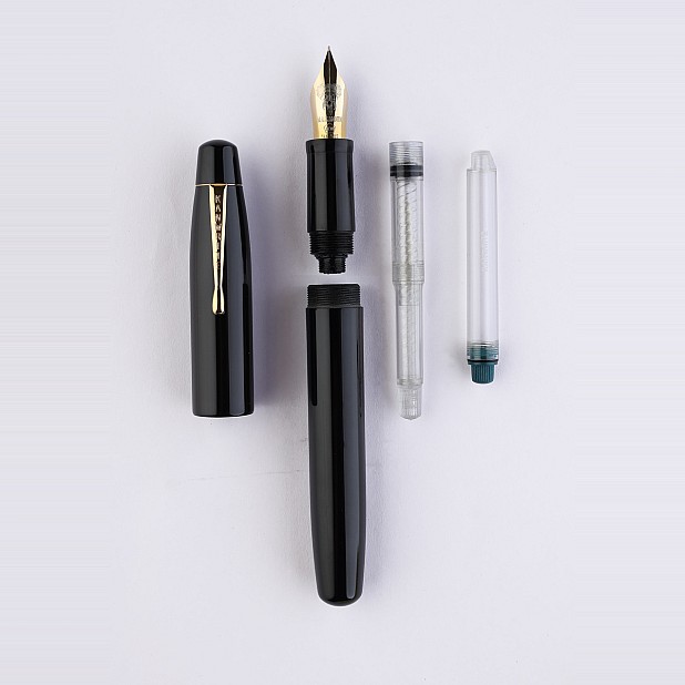 Kanwrite Mammoth Onyx Black Ebonite GT reservoarpenna
