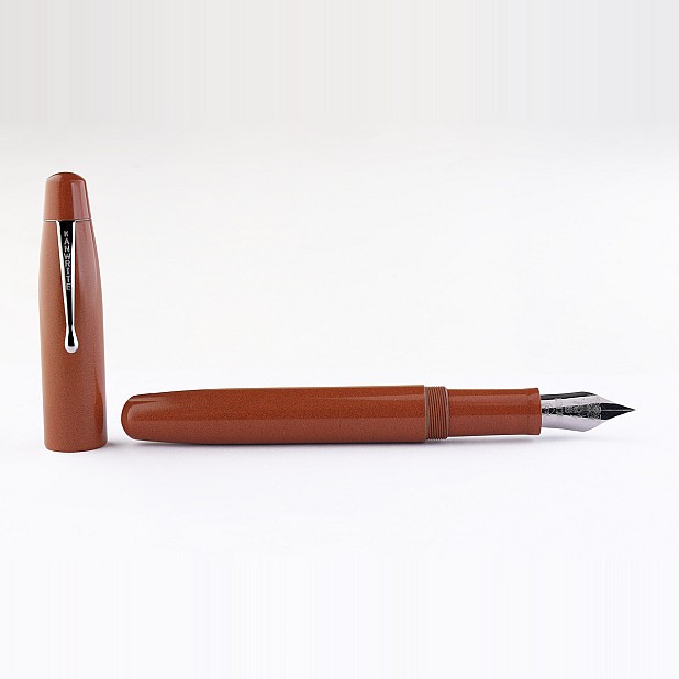 Kanwrite Mammoth Saffron Sands Ebonite CT reservoarpenna