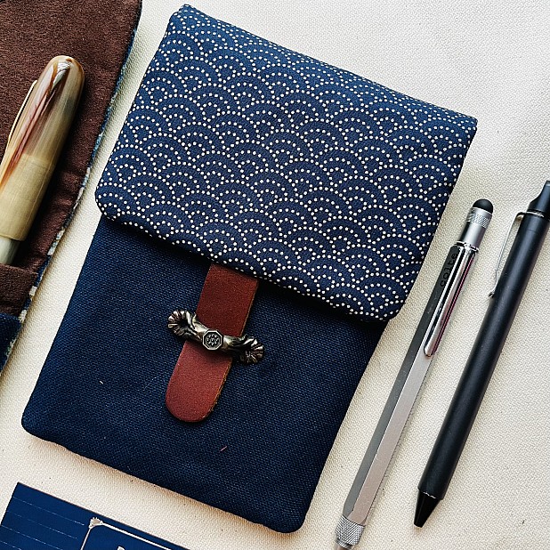 Kyoku Haku Seigaiha Dark Blue Cotton Flap Pen Pouch (Fourfold)