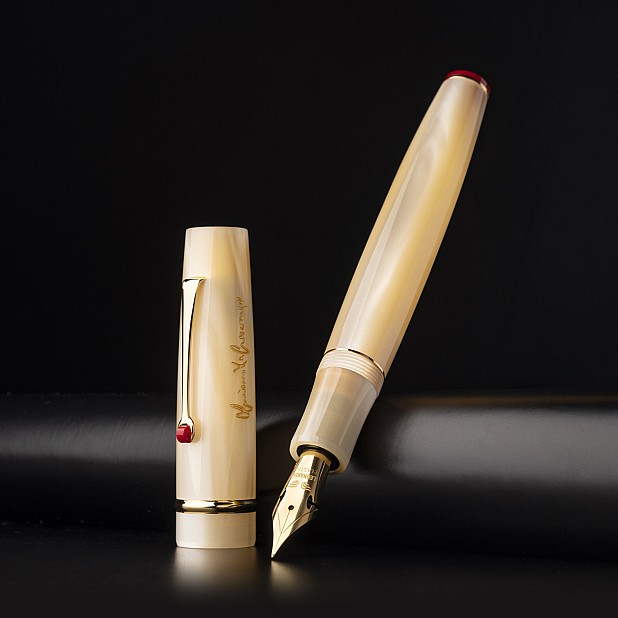 Stylo plume Leonardo Cavalluccio Rosso Panta Rei en nacre ivoire GT