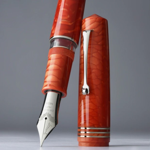 Leonardo Momento Zero Grande 2.0 Juma Dragon Skin Red ST Fountain pen