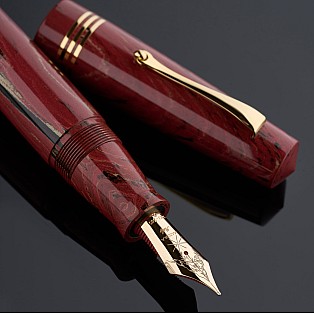 Maiora Everest Ebonite Vulcania Fountain pen