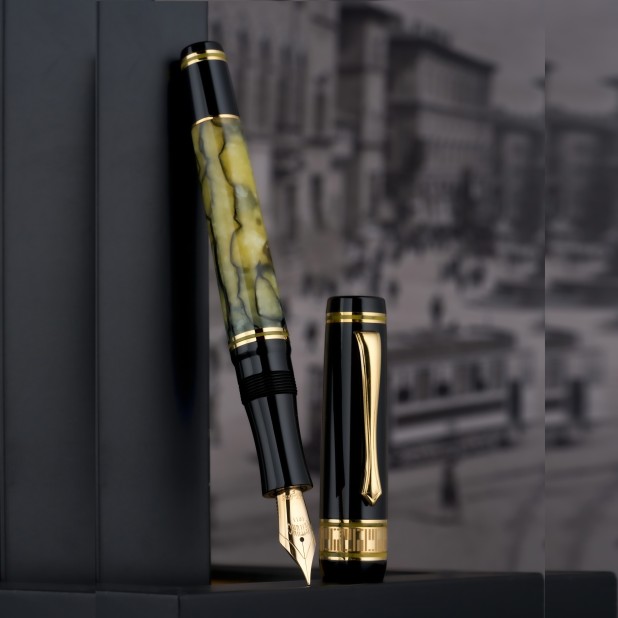 Nettuno 1911 Superba Jade Marbled Celluloid Vulpen