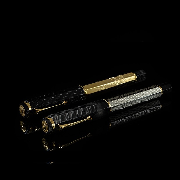 Omas Cobra Silver Guilloché Stylo plume