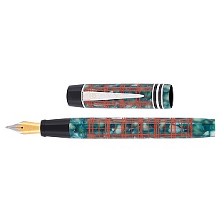 Onoto Magna Macbeth Corona Red Fountain pen