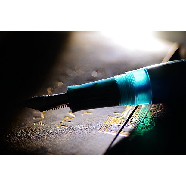 Opus 88 Bela Blue Fountain pen