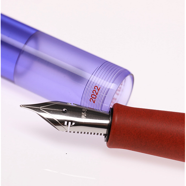 Opus 88 Demonstrator 2022 Color of the Year Pióro Wieczne