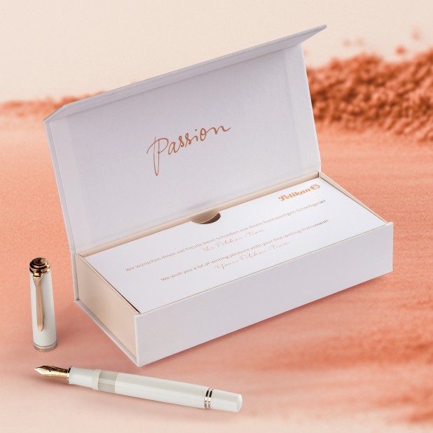 Pelikan Souverän M600 White Rose Gold Special Edition  Stylo Plume
