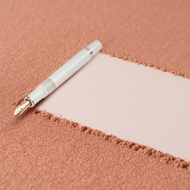 Pelikan Souverän M600 White Rose Gold Special Edition  Stylo Plume