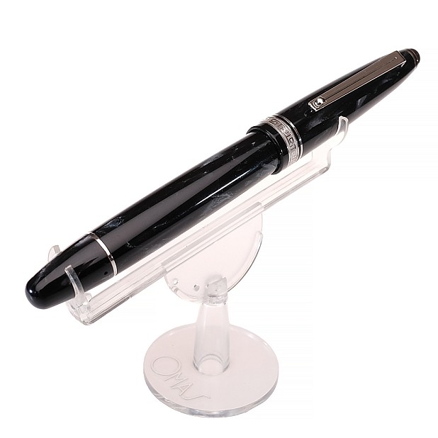 Omas Phaeton Ogiva Grey Celluloid Limited Edition Vulpen Pre-owned
