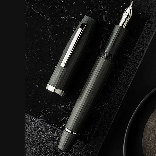 Scribo Flow Ebonite Dimensione  ST Fountain pen
