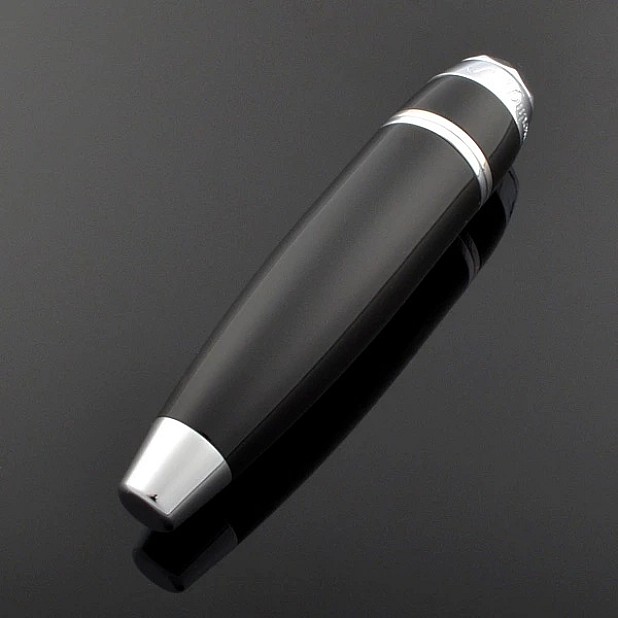 S.T. Dupont Liberté  Black Lacquer Lighter 22100