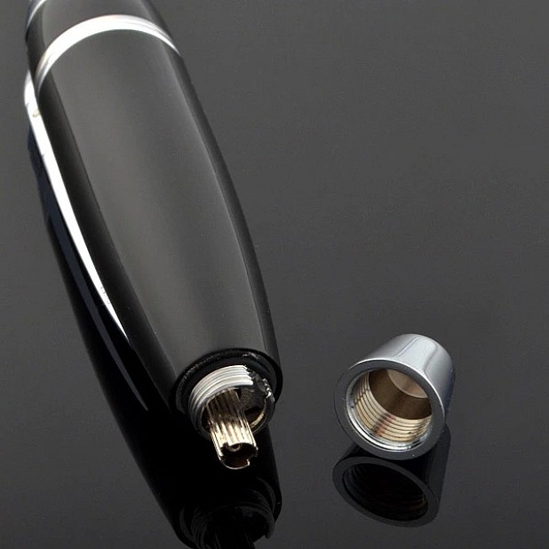 S.T. Dupont Liberté  Black Lacquer Lighter 22100