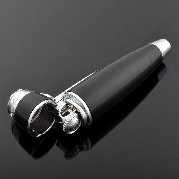 S.T. Dupont Liberté  Black Lacquer Lighter 22100