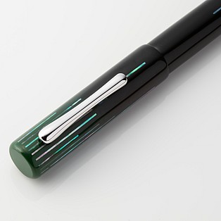 Taccia Raden Ama-Iro Jiu Fountain pen