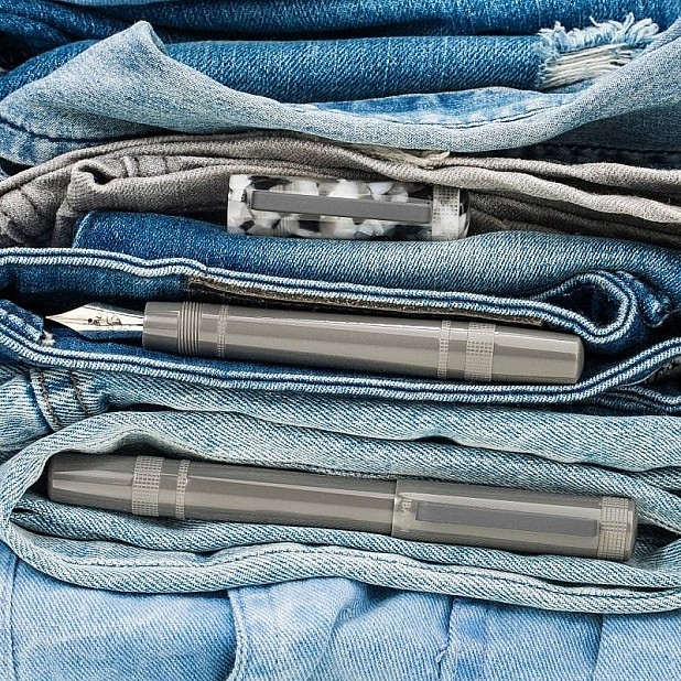 Tibaldi Perfecta Stonewash Grey Denim Stylo Plume