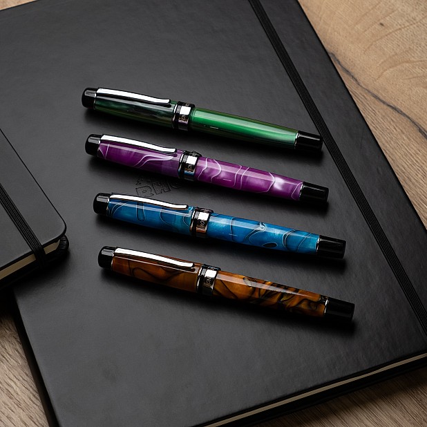 Monteverde Prima Swirl Purple/White Fountain pen