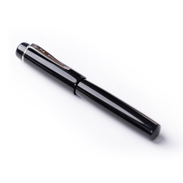 Ulpia 117 Ebonite Absolute Black ST Reservoarpenna