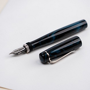 Ulpia 117 Ebonite Marine Blue ST Caneta de Tinta Permanente