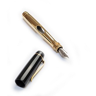 Ulpia 117 Ebonite Black and Brass Mira GT Caneta de Tinta Permanente