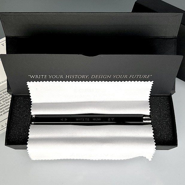 Venvstas Calibro 8 White Tie Fountain pen