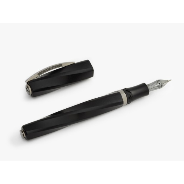 Visconti Divina Matte Black Reservoarpenna