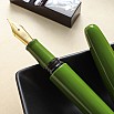 Wancher Dream Pen True Urushi Uguisu-Iro Plumo Estilográfica