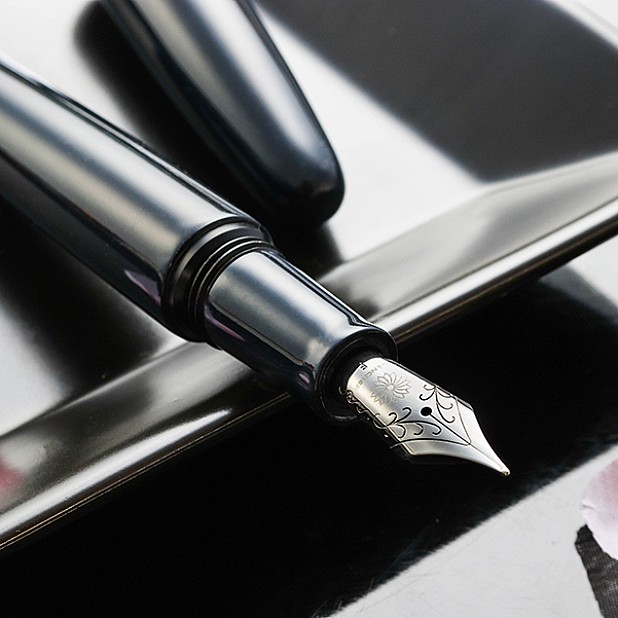 Wancher Dream Pen True Urushi Blue Füllfederhalter