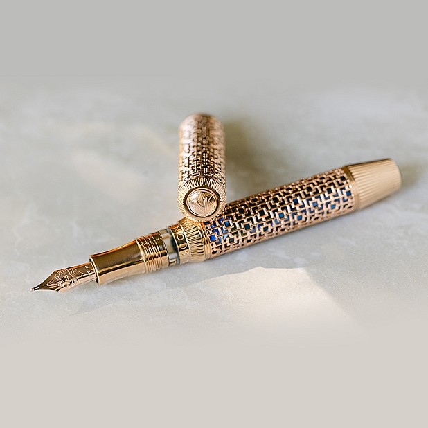 Visconti Looking East Fountain pen