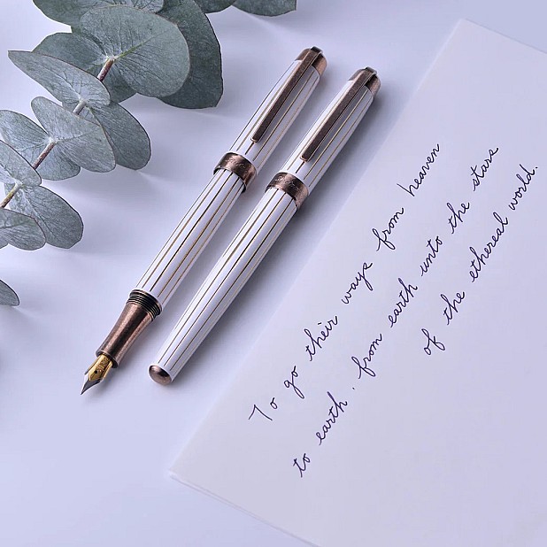 Laban Antique II White Fountain pen