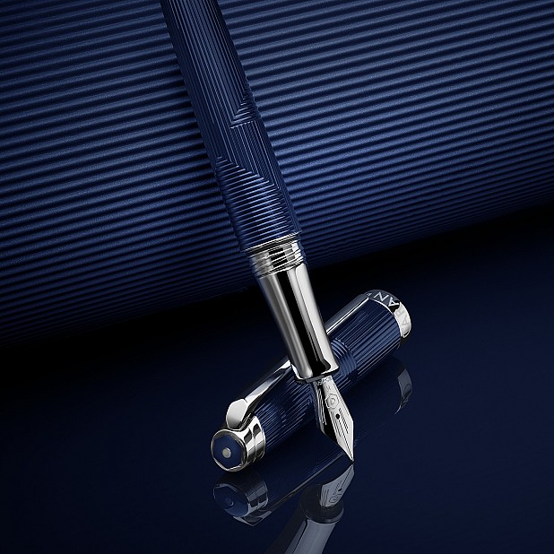 Caran d'Ache Léman Bleu Marin Fountain pen