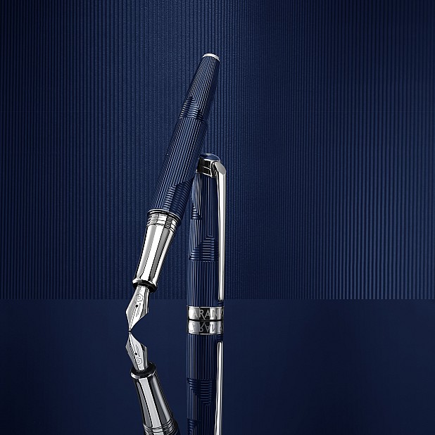 Caran d'Ache Léman Bleu Marin Fountain pen