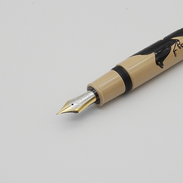 Taccia Age-e Maki-e Mythological Big Crow and Sun Fountain pen