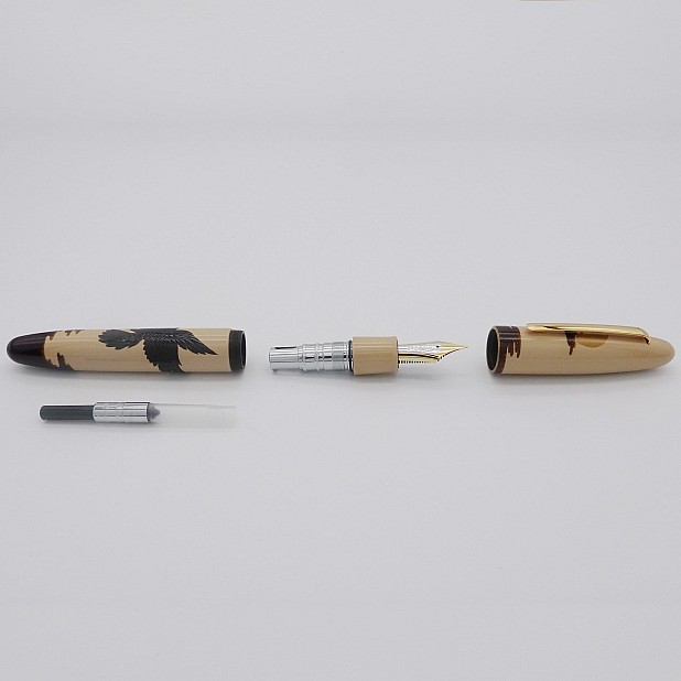 Taccia Age-e Maki-e Mythological Big Crow and Sun Fountain pen